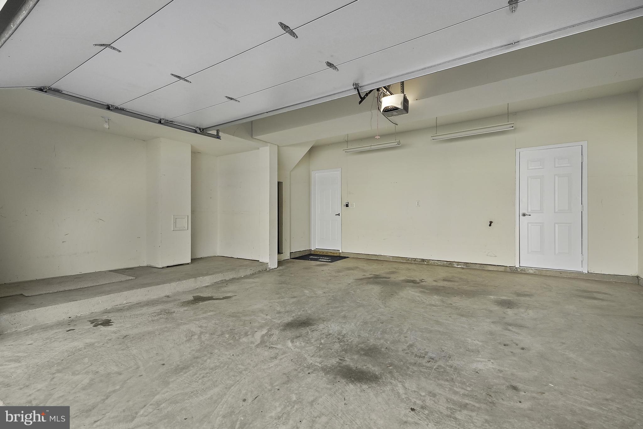 GUNSTON COMMONS - Residential Lease