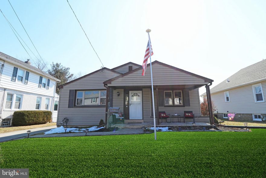 Welcome to 929 Galbraith Ave a beautifully maintained single rancher offering 1,561 sq ft of comfortable, move-in-ready living space.

Step inside to bamboo hardwood floors and fresh paint throughout, flowing seamlessly into a bright open-concept living and dining area. The kitchen is thoughtfully updated with granite countertops, a breakfast bar, stainless steel appliances, plus a brand new refrigerator and microwave. the main level offers 2 spacious bedroom features with ample closet space. The full, walkout basement boasts high ceilings and offers incredible potential for future finished living space.

Outside, enjoy a charming front patio, off-street parking, and a spacious fenced-in backyard complete with a deck, fire pit area, and shed with a new roof (2026)

Major mechanical upgrades provide peace of mind, including mini-split HVAC systems (2023), a new electric water heater (2025), new sump pump (2026), roof (2021), and front and rear storm doors installed in 2023.

Conveniently located just minutes from shopping, dining, and major roadways. Making commuting and everyday errands effortless.

Stop by one of our upcoming Open Houses:
Twilight Open House | Wednesday 3/4 | 5:00–7:00 PM
& Sunday Open House | 3/8 | 12:00–2:00 PM
