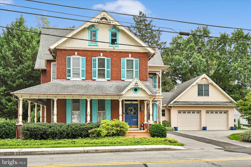 Photo of 406 W Bainbridge Street, ELIZABETHTOWN, PA 17022 (MLS # PALA2094174)