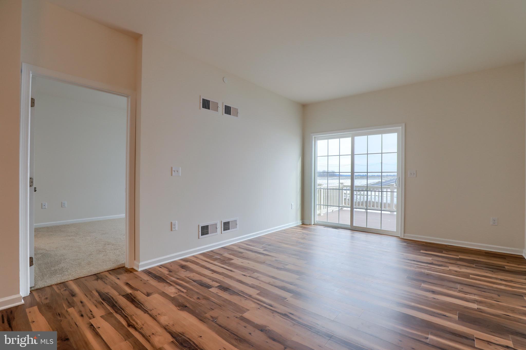 WOODS EDGE - Residential