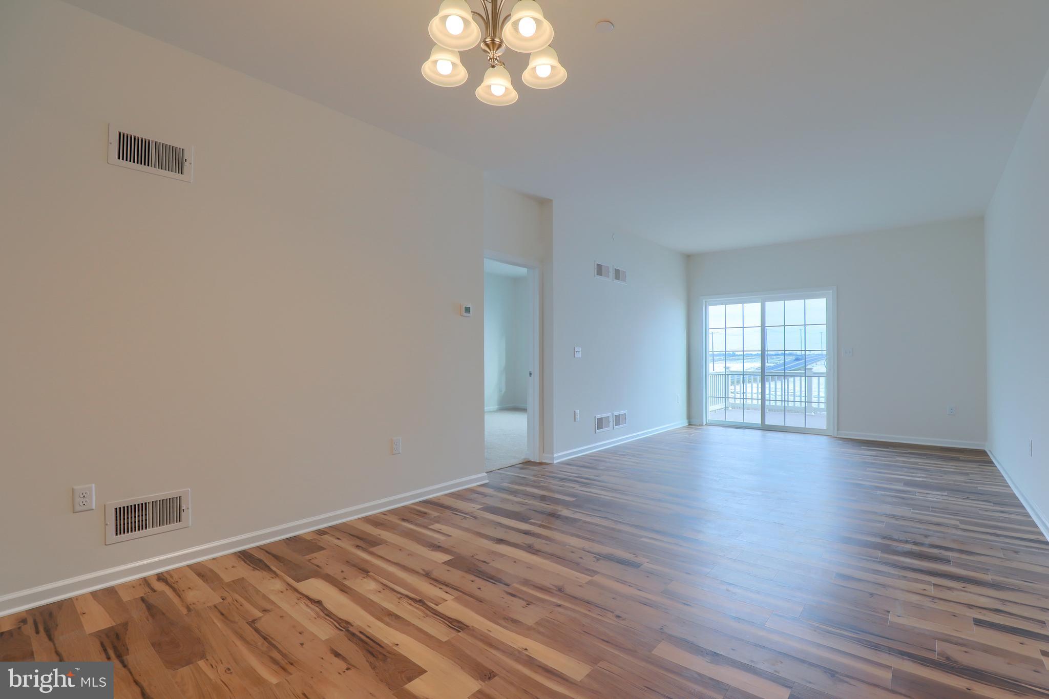 WOODS EDGE - Residential