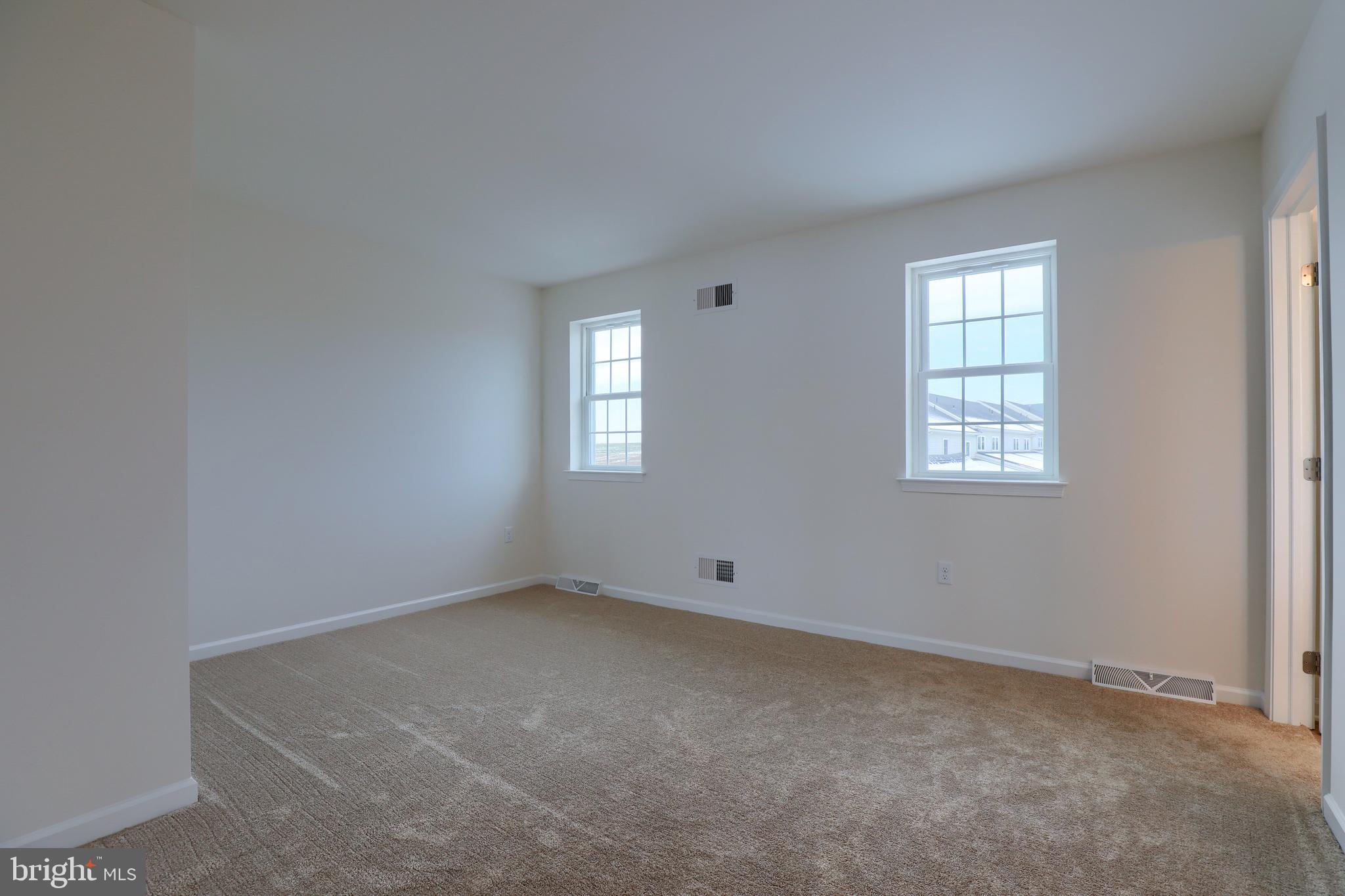 WOODS EDGE - Residential