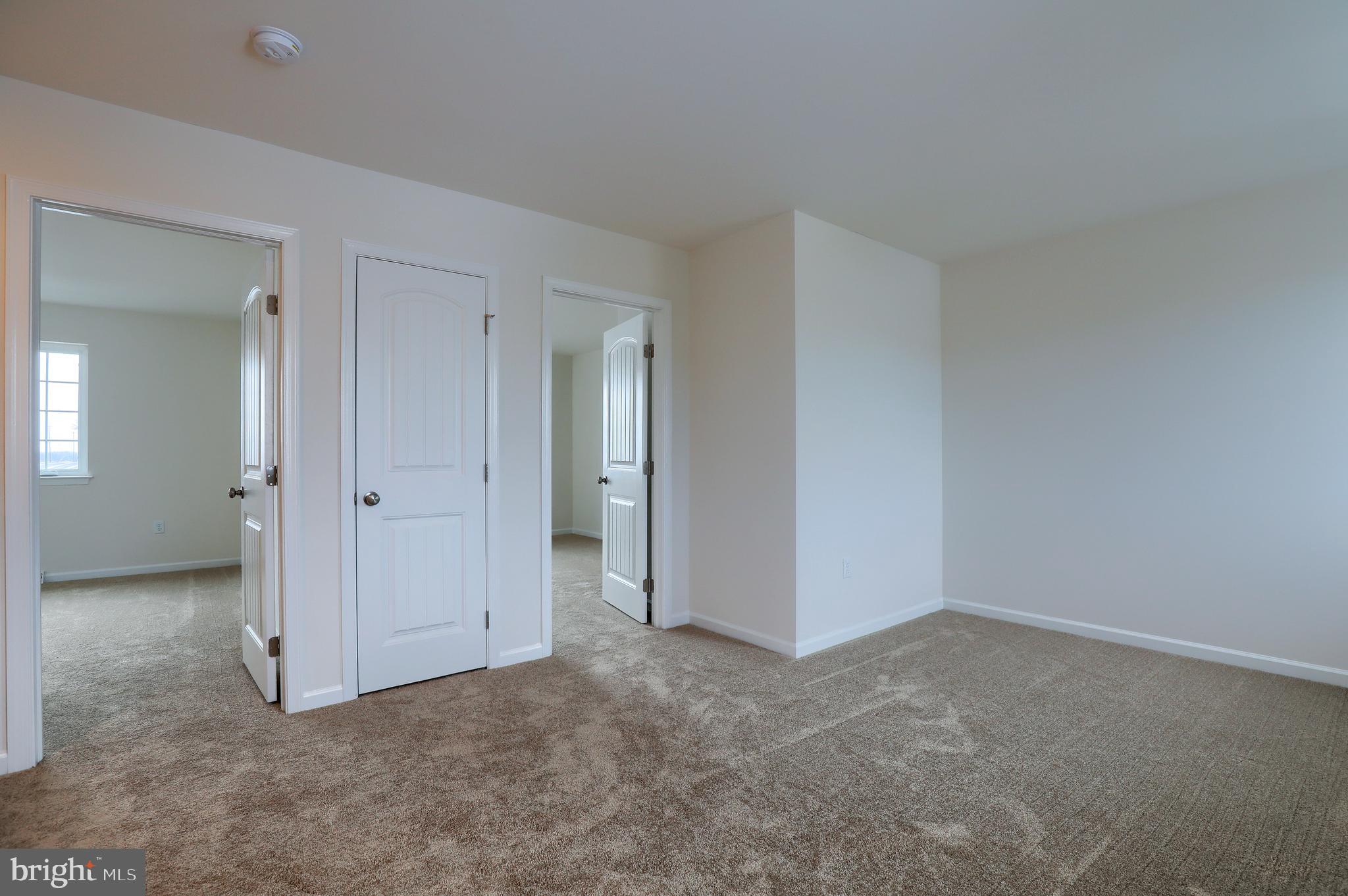 WOODS EDGE - Residential