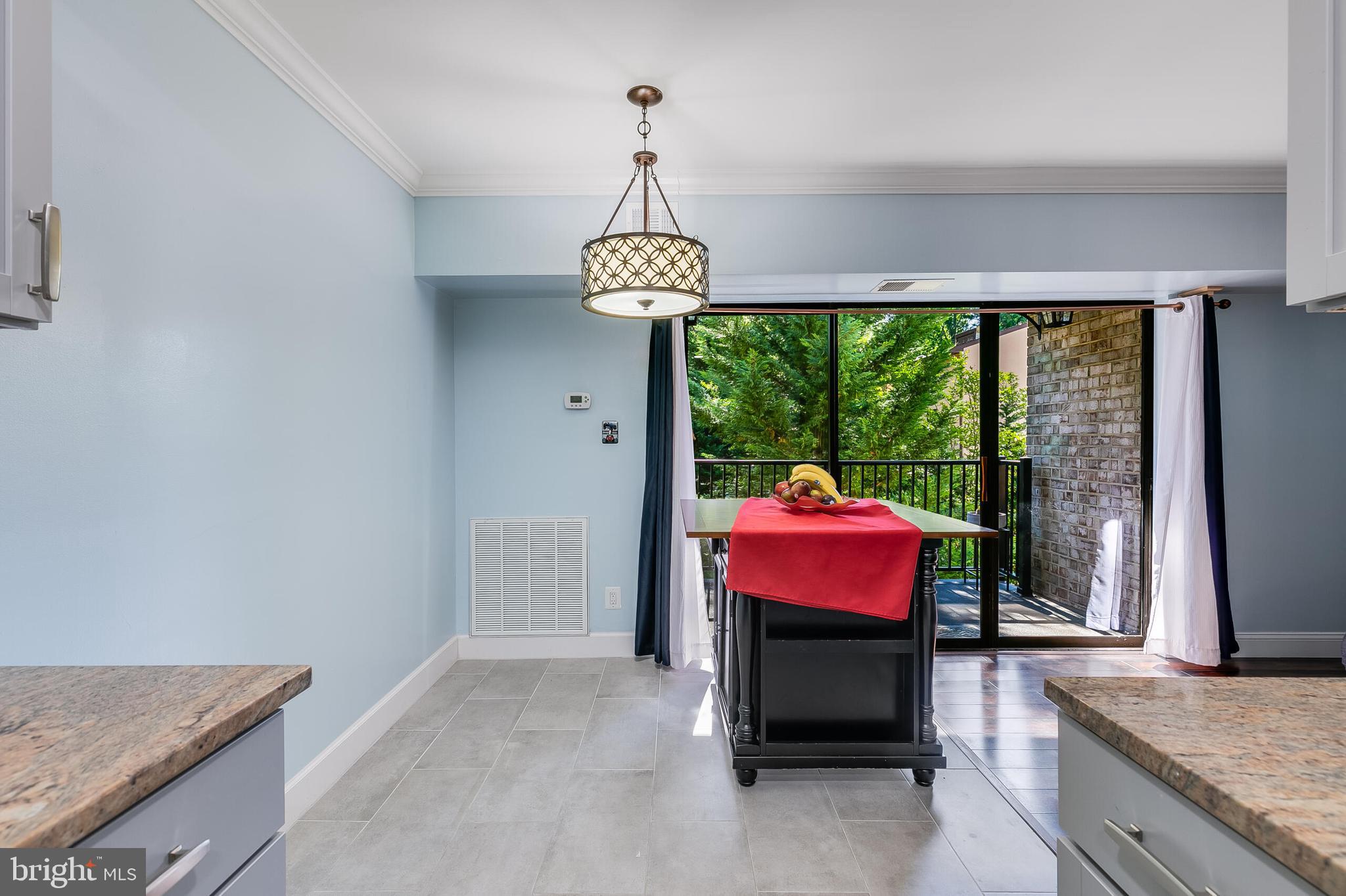 2255 CASTLE ROCK SQUARE 12C
