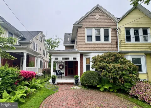 1034 Rees Avenue, Bryn Mawr, PA MLS: PAMC2139300