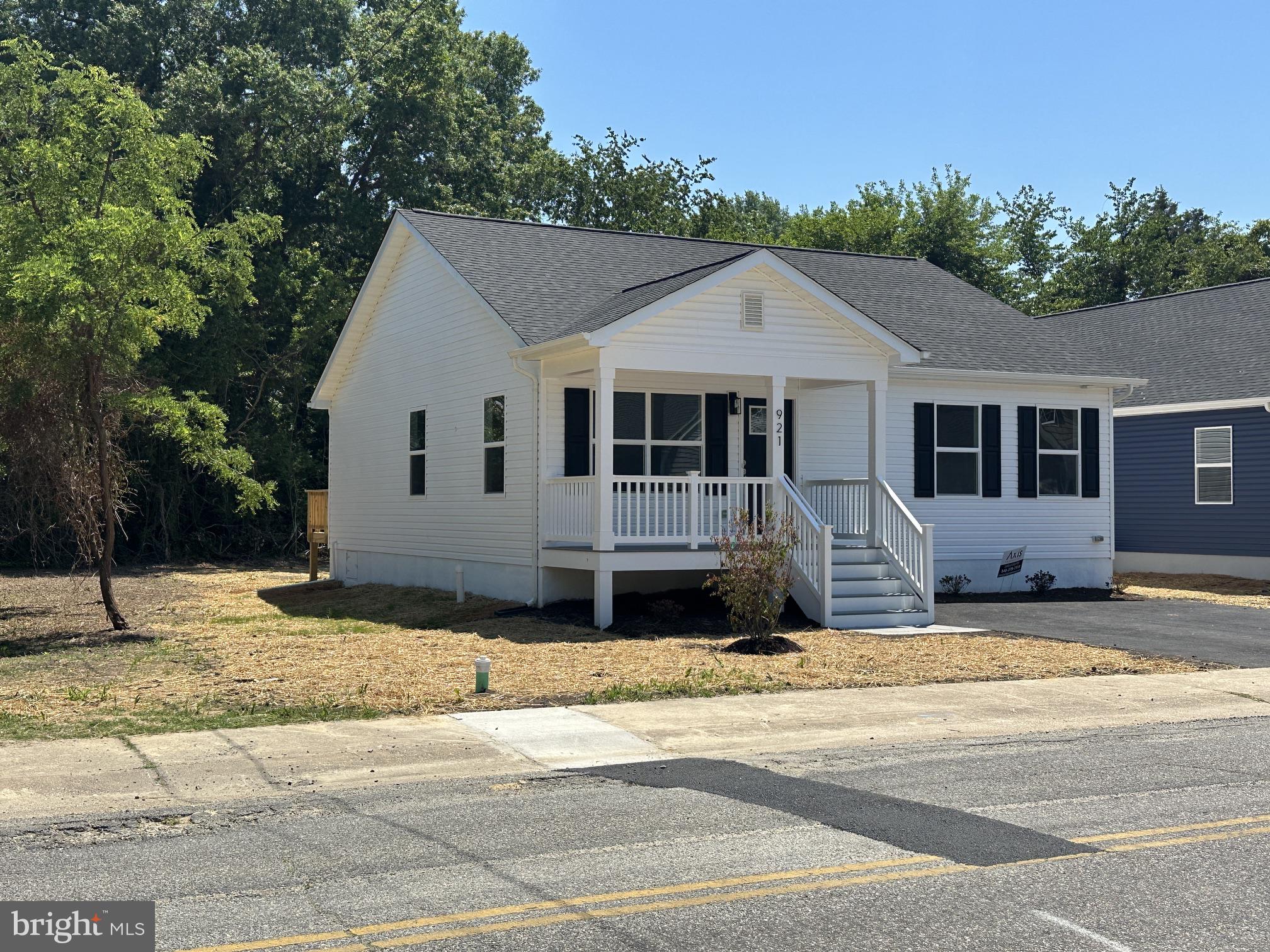 921 JACKSON STREET