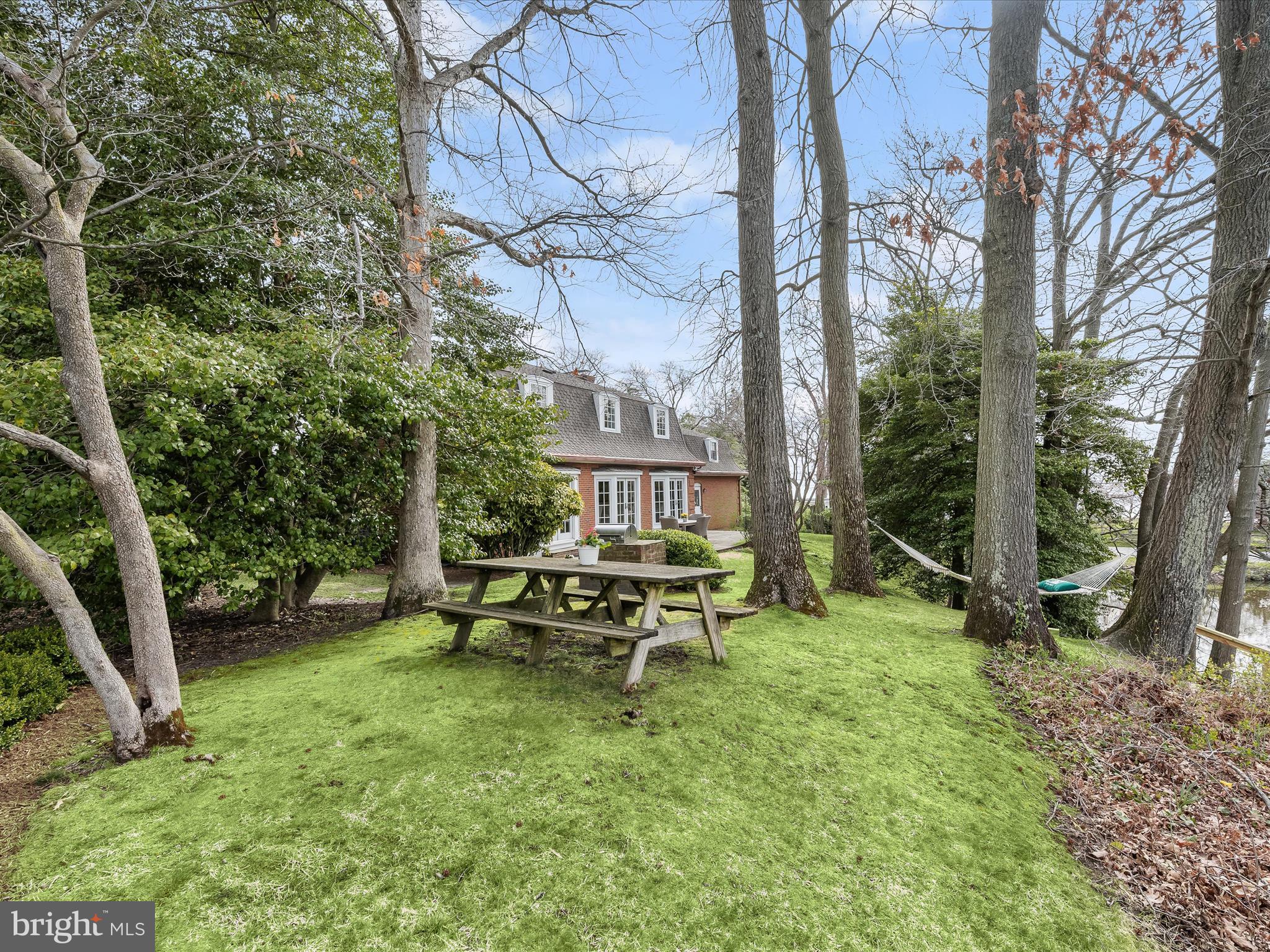 GIBSON ISLAND - Residential