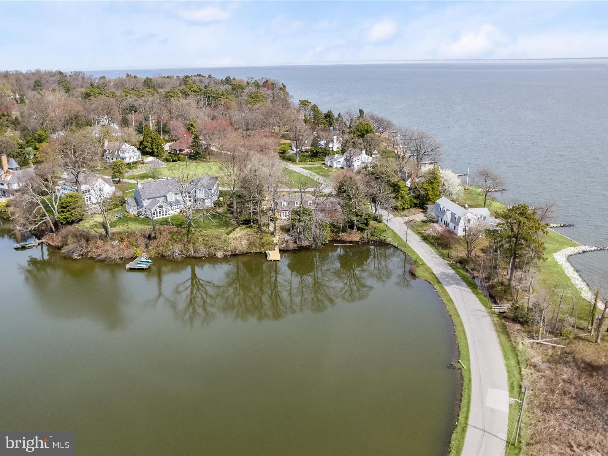 GIBSON ISLAND - Residential