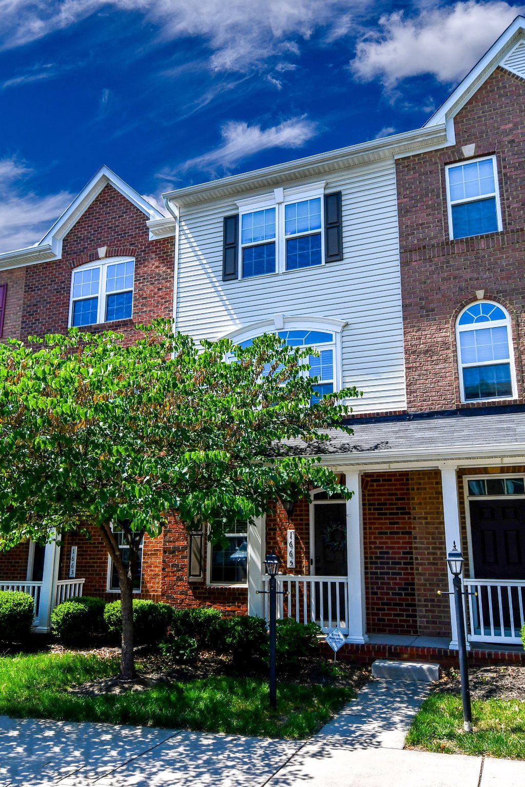 1665 DOROTHY LANE