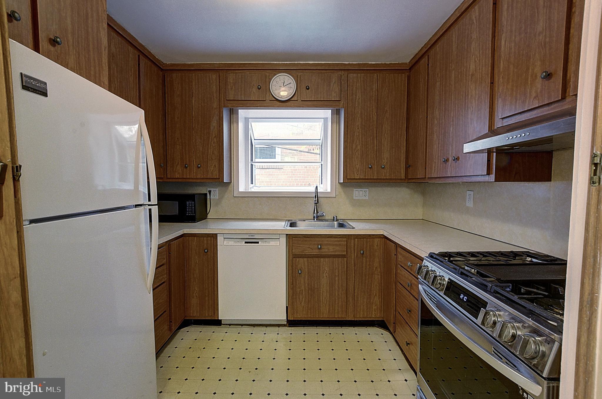 NORTH CHEVY CHASE - Residential Lease