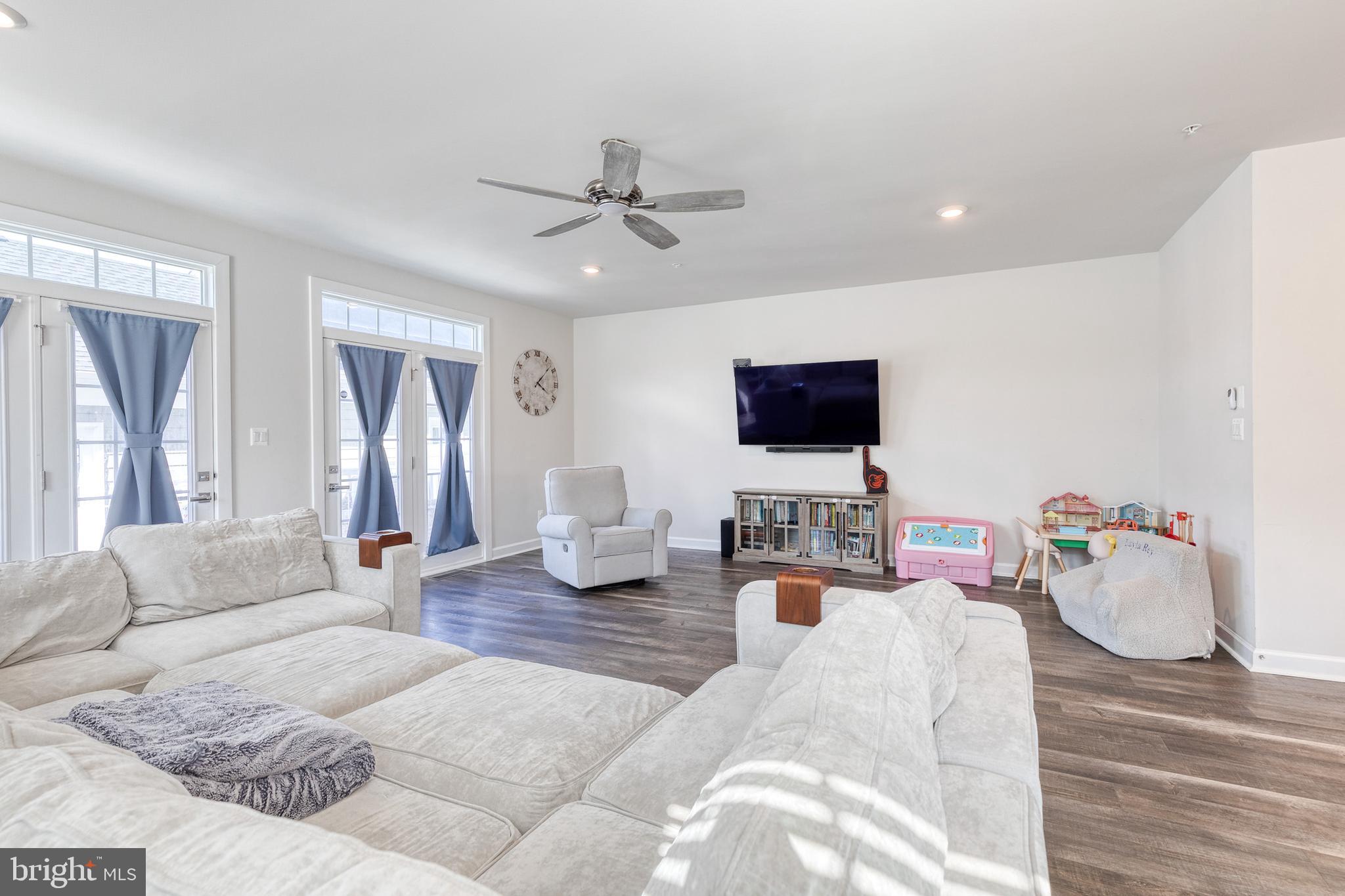 GREENLEIGH AT CROSSROADS - Residential