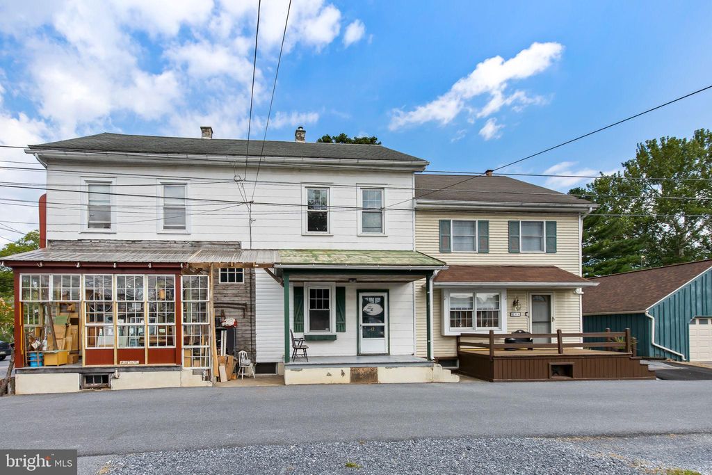 Photo of 12 MIDDLE LN, LITITZ, PA 17543 (MLS # PALA2039590)