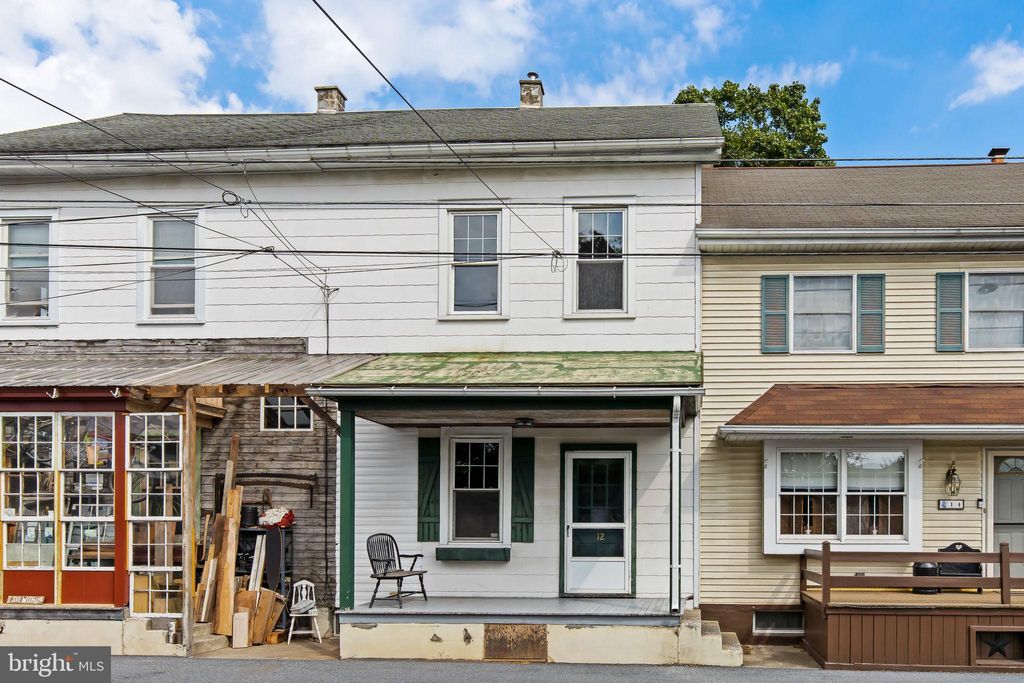 Photo of 12 MIDDLE LN, LITITZ, PA 17543 (MLS # PALA2039590)