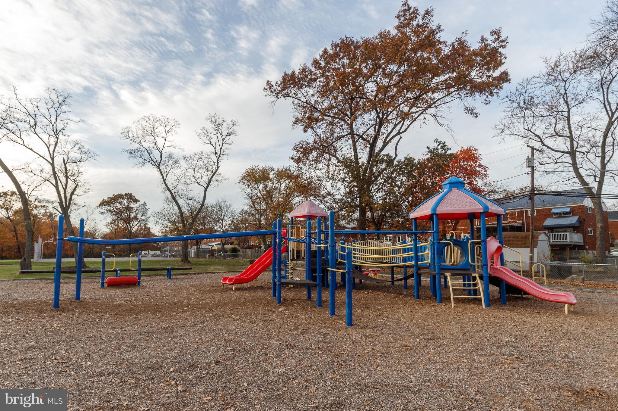 WILKER COURT - Residential