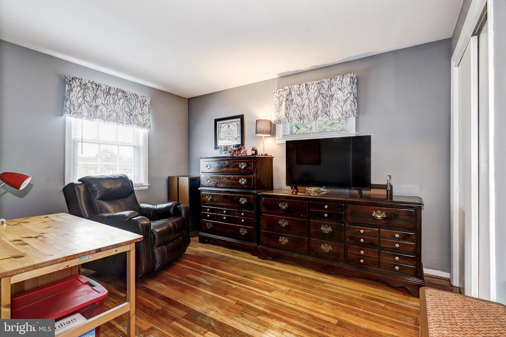 WILKER COURT - Residential