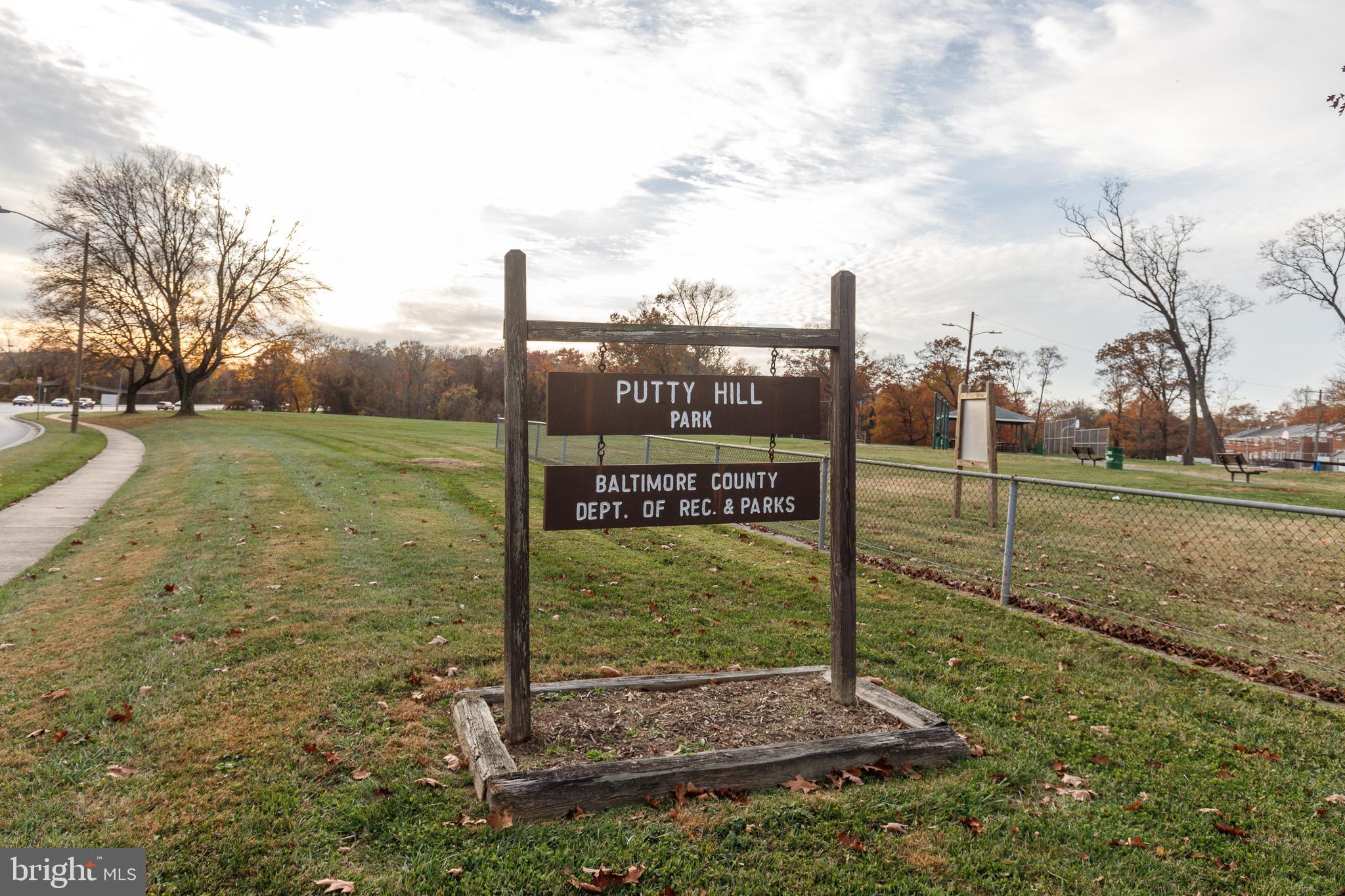 WILKER COURT - Residential