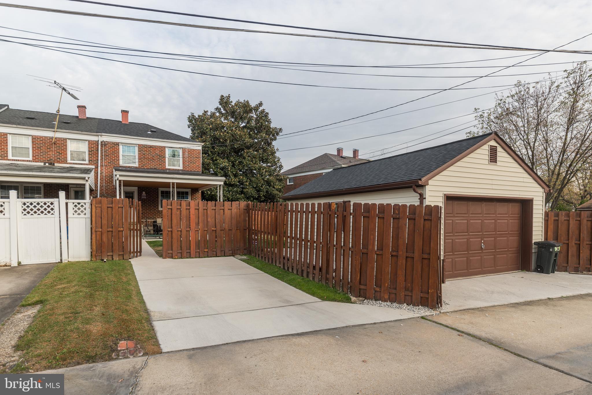 WILKER COURT - Residential