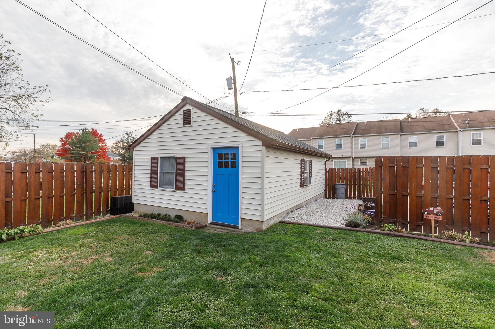 WILKER COURT - Residential