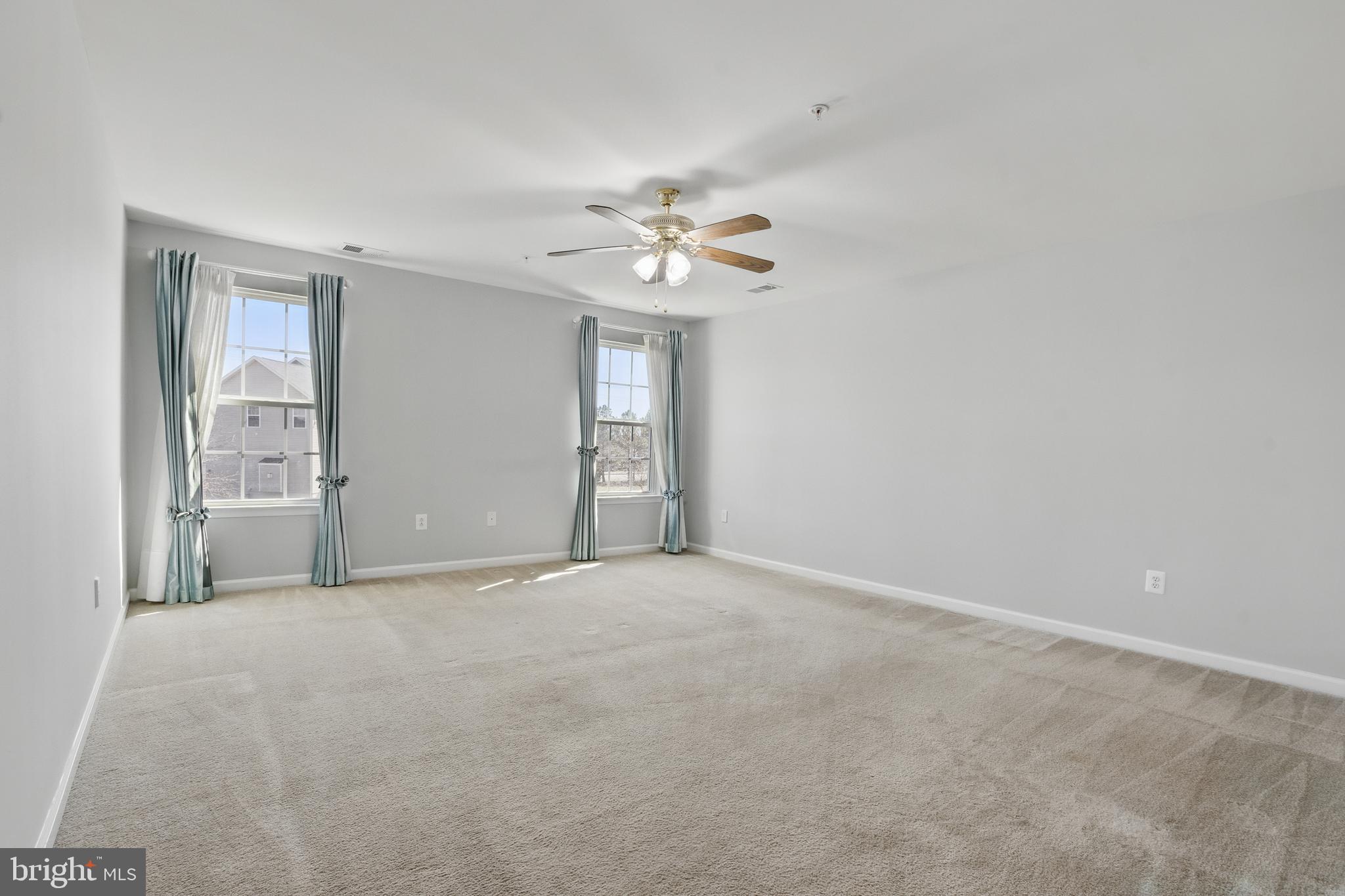 WASHINGTON OVERLOOK - Residential