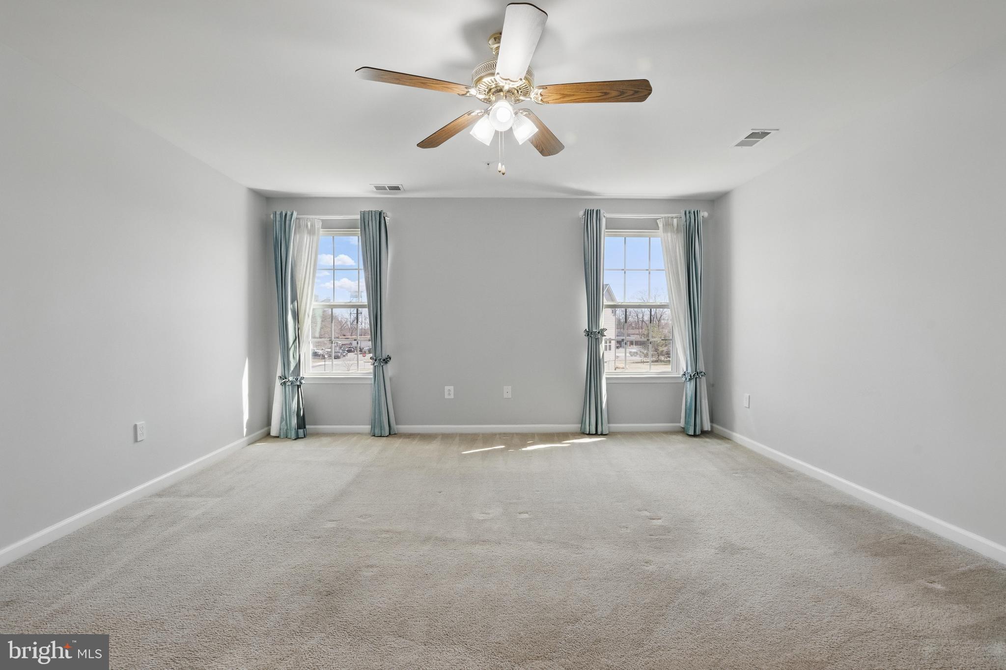 WASHINGTON OVERLOOK - Residential