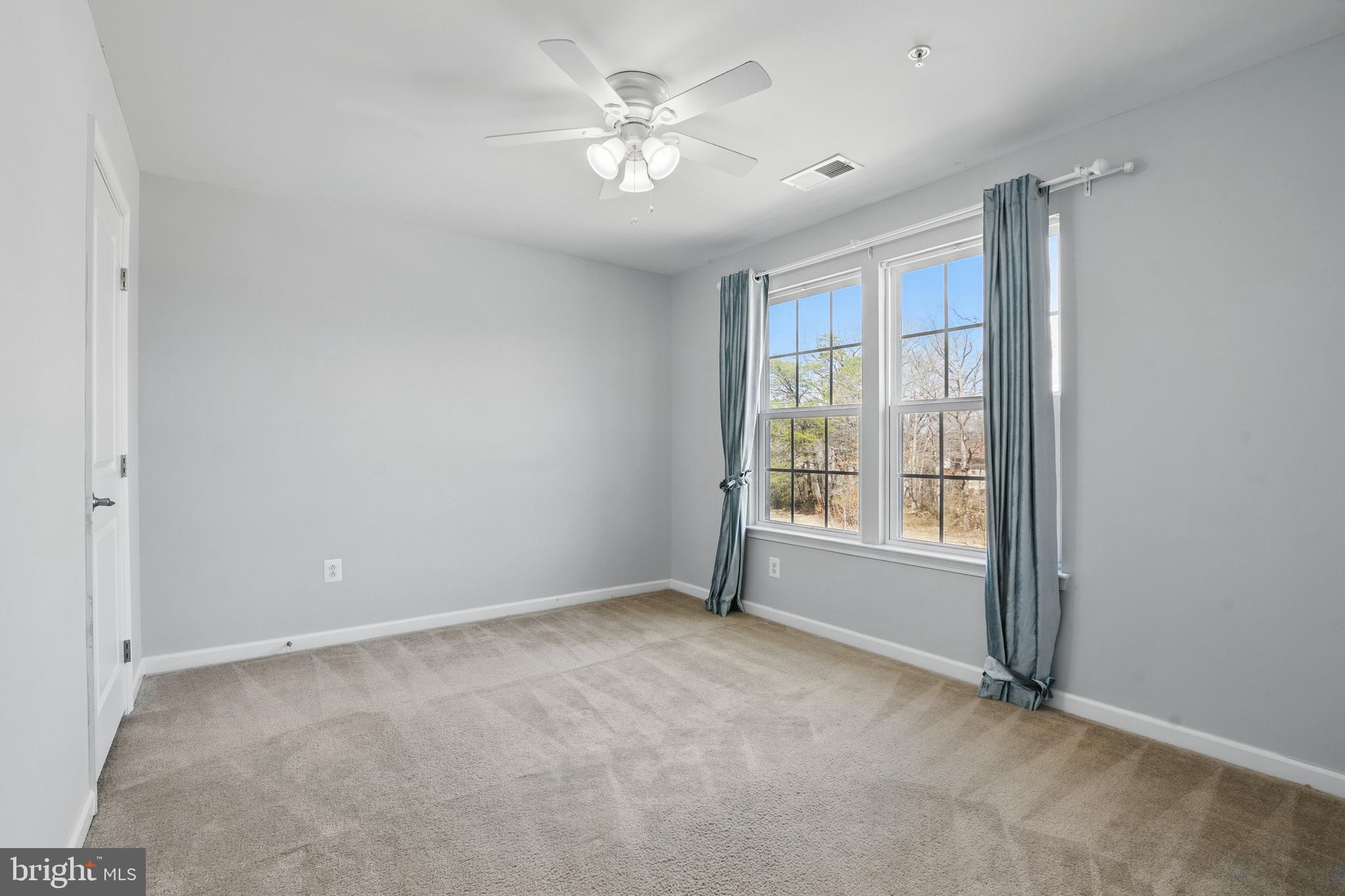 WASHINGTON OVERLOOK - Residential