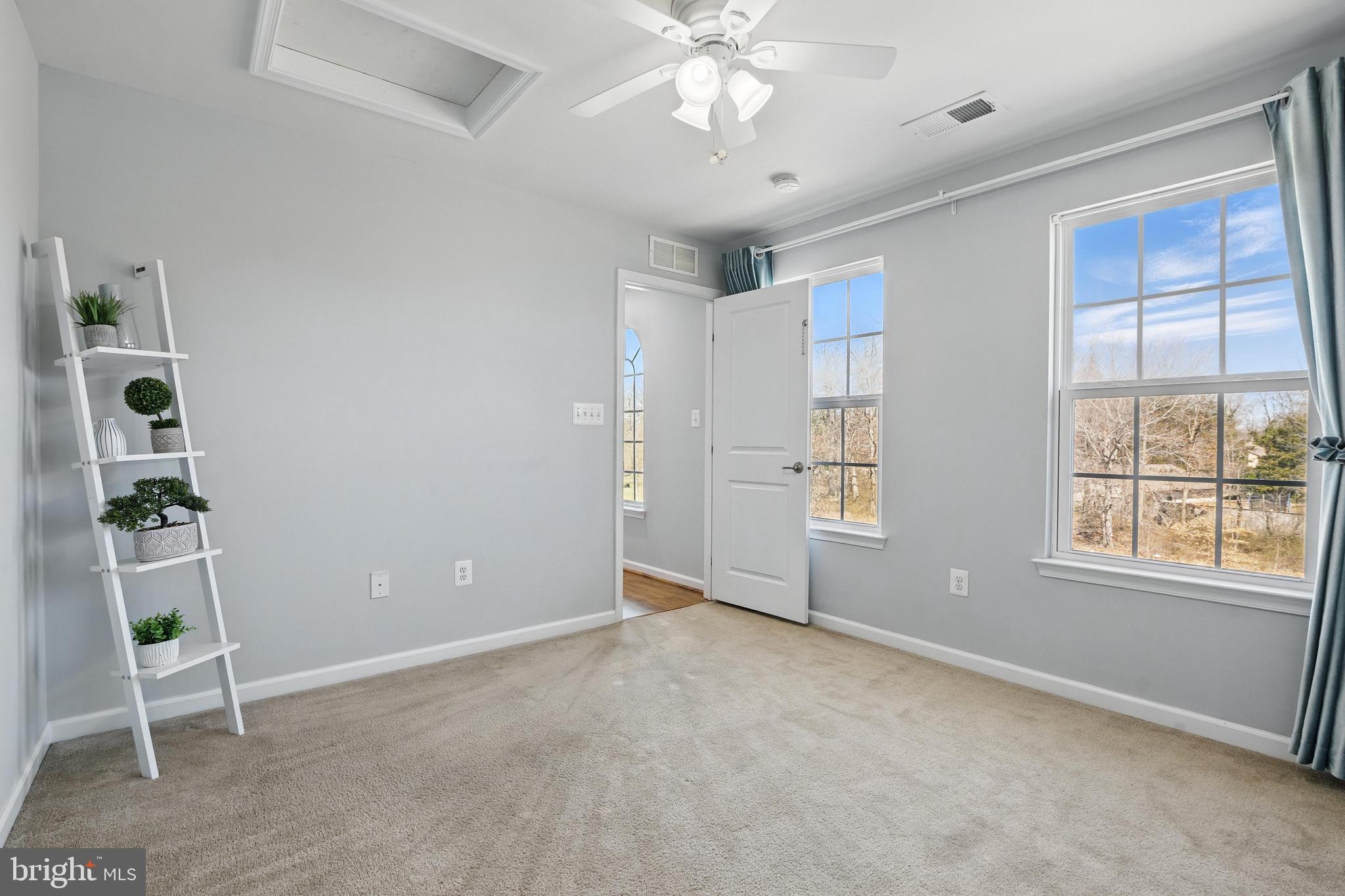 WASHINGTON OVERLOOK - Residential