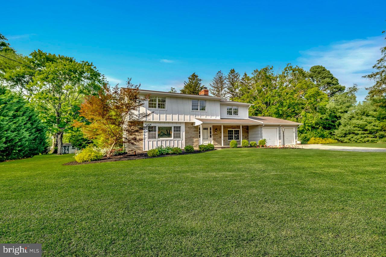 4 LARKSPUR LANE