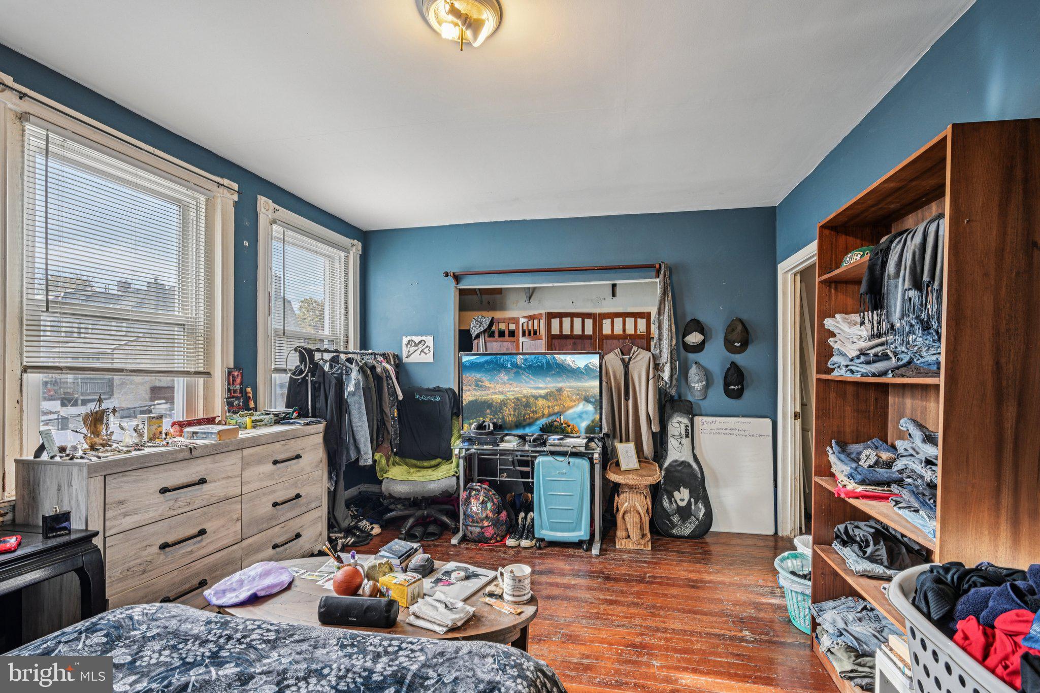 SQUIRREL HILL - Residential Income