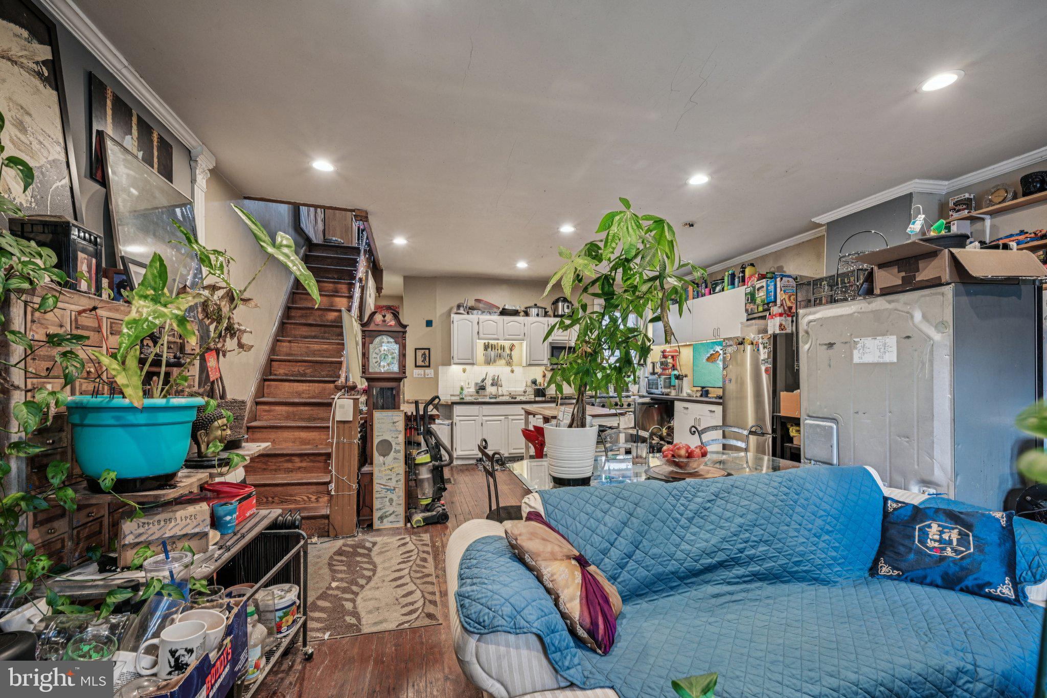 SQUIRREL HILL - Residential Income