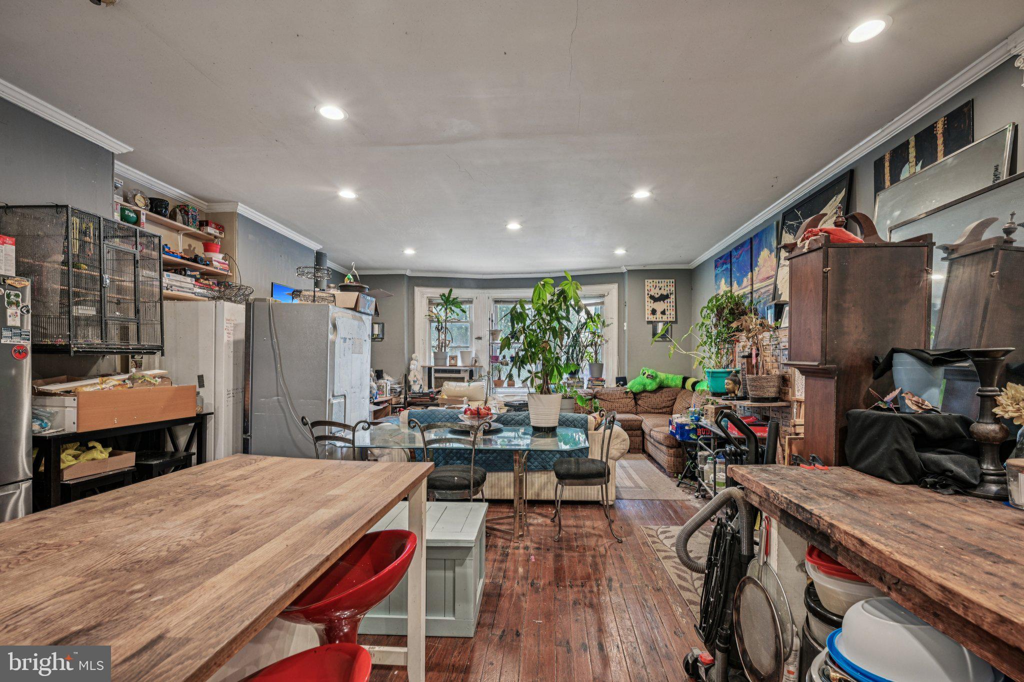 SQUIRREL HILL - Residential Income