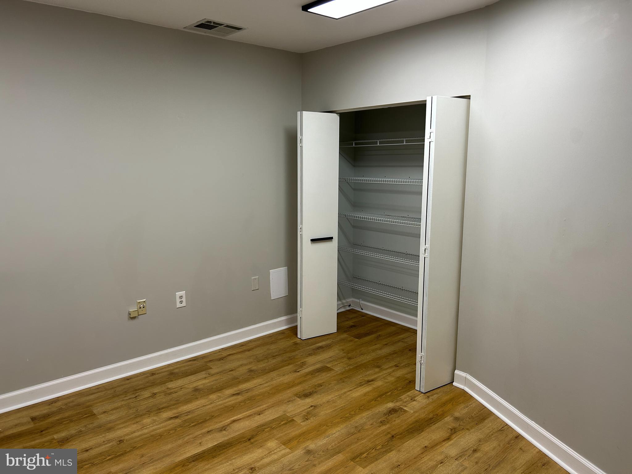 AMBER MEADOWS PROFESSIONAL BUILDING - Commercial Lease