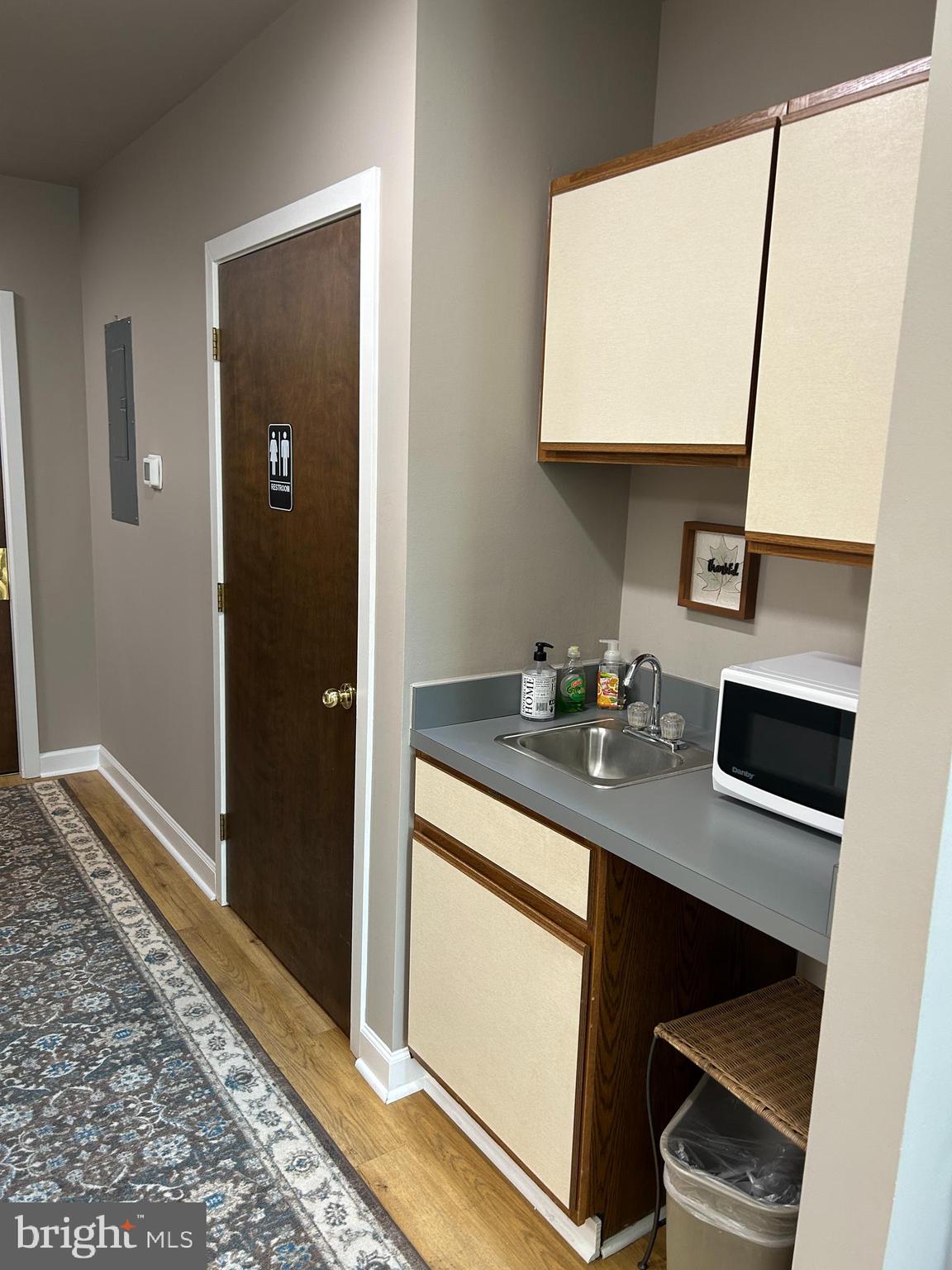 AMBER MEADOWS PROFESSIONAL BUILDING - Commercial Lease