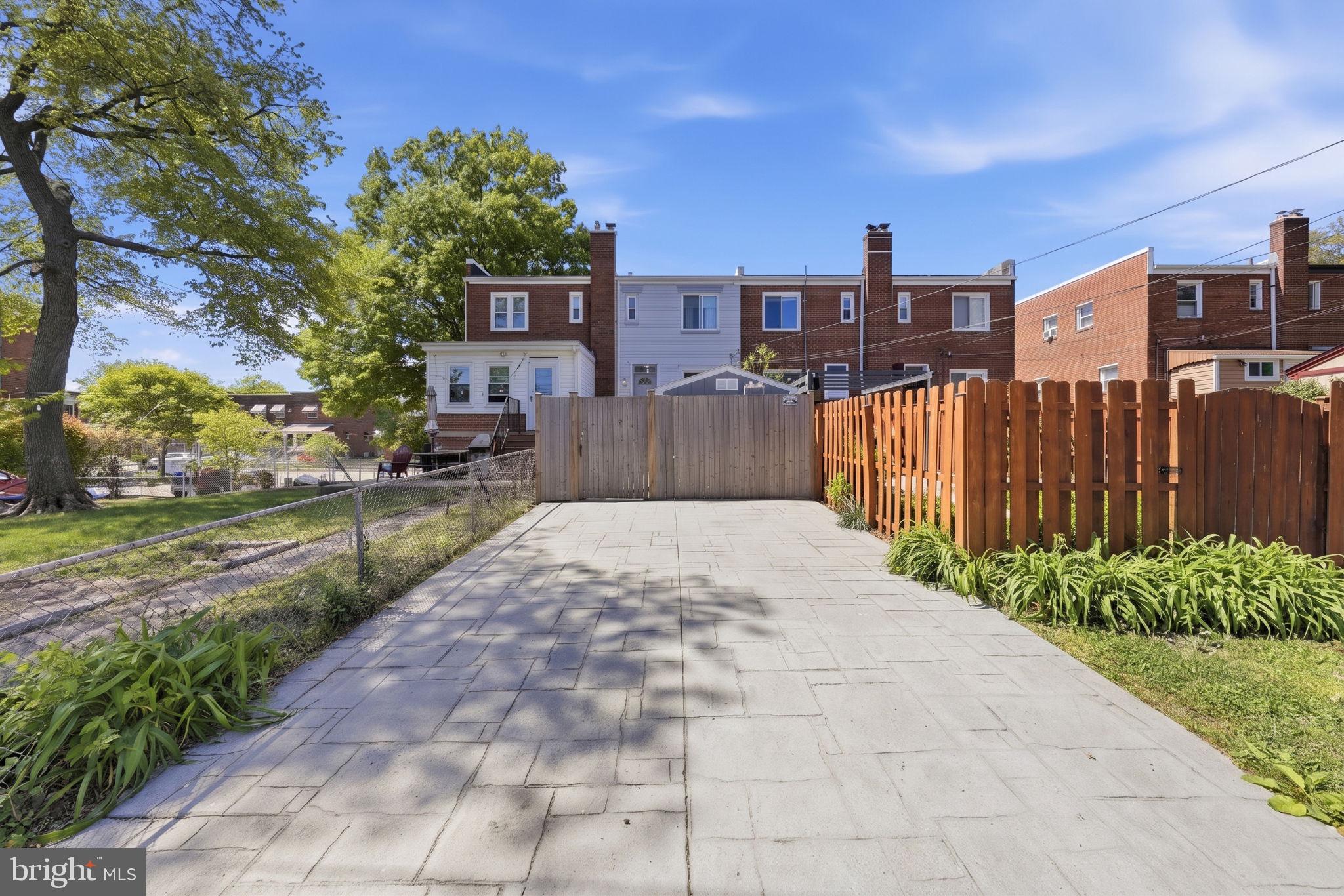 LYNHAVEN/N. DELRAY - Residential