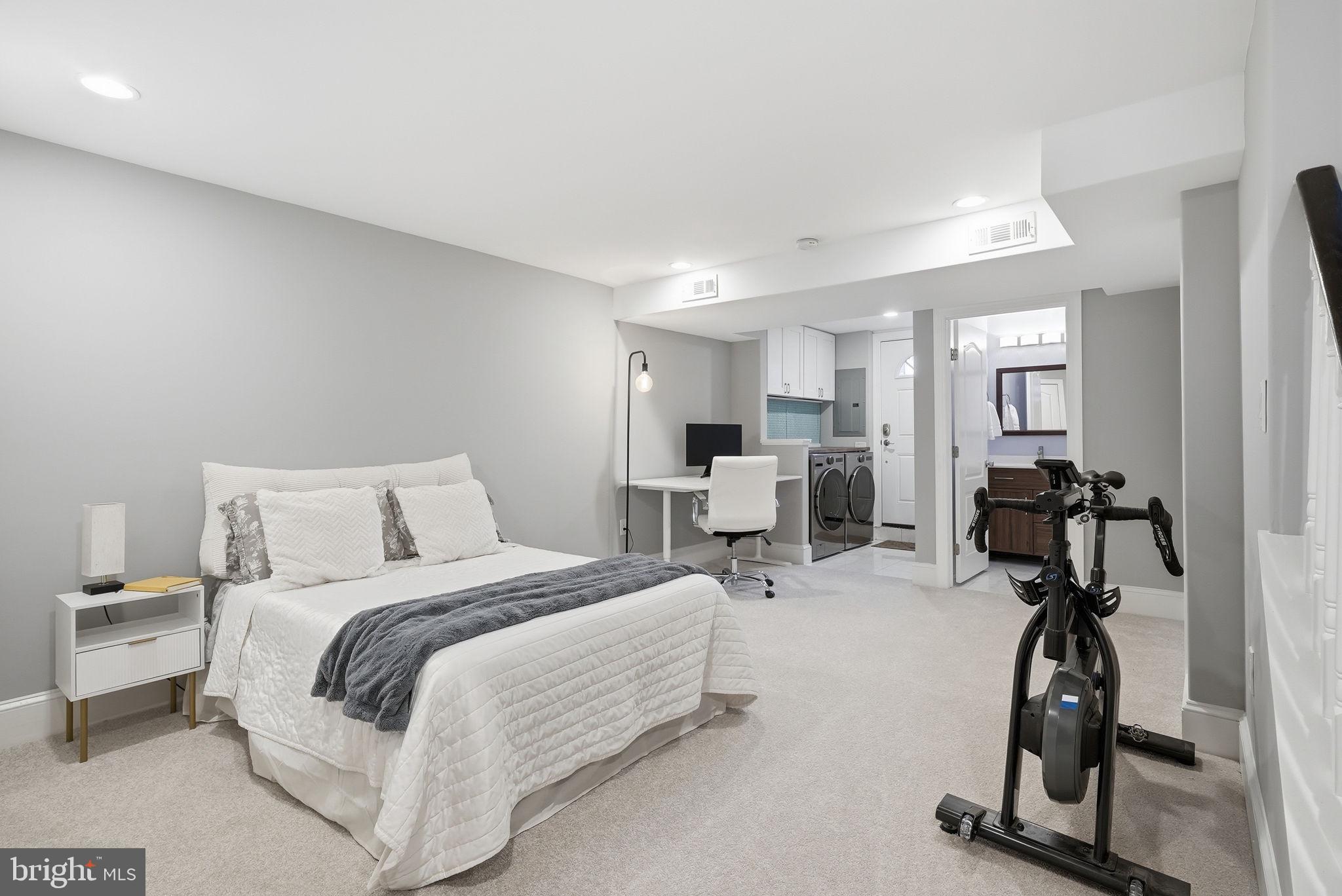 LYNHAVEN/N. DELRAY - Residential