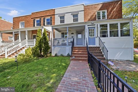 Photo of 236 Wesmond Drive, ALEXANDRIA, VA 22305 (MLS # VAAX2058896)