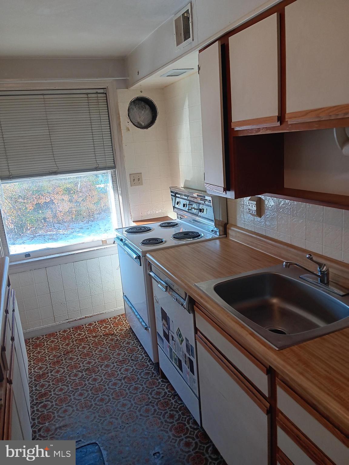 MELROSE GARDENS - Residential