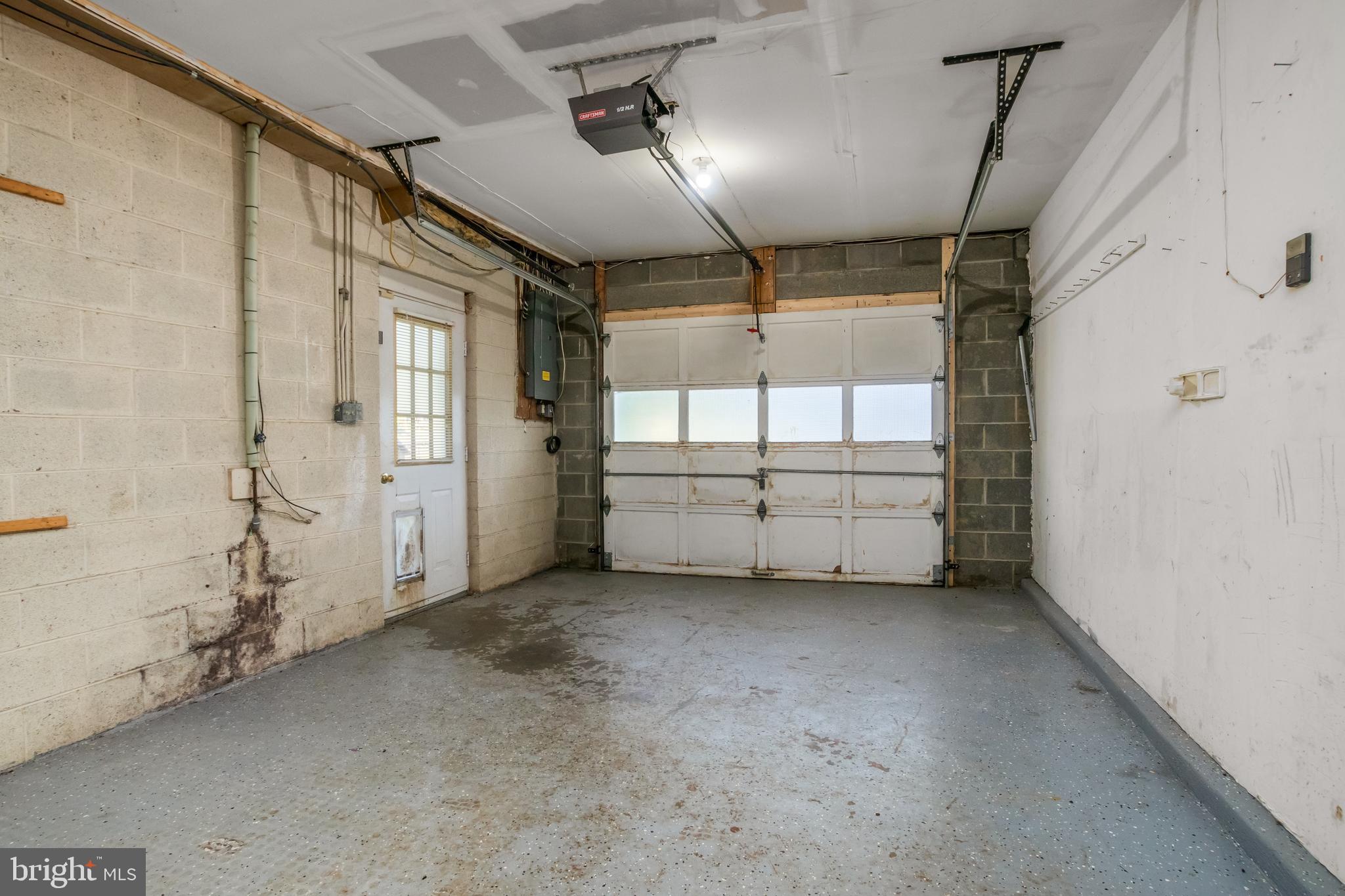 SPOTSWOOD ESTATES - Residential Lease