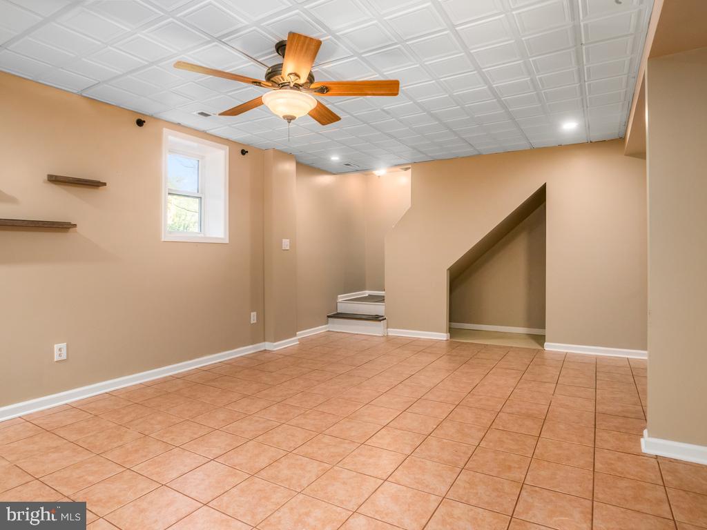 SPOTSWOOD ESTATES - Residential Lease