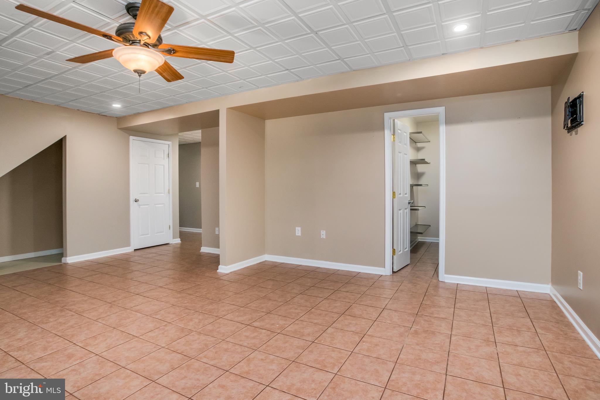 SPOTSWOOD ESTATES - Residential Lease