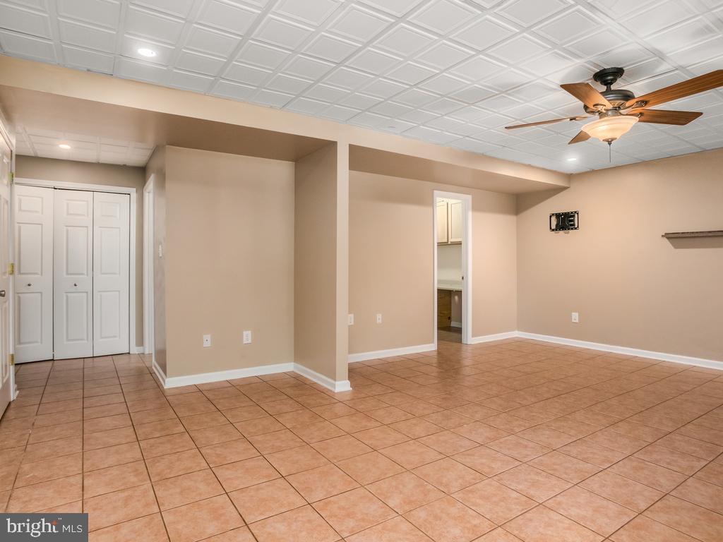 SPOTSWOOD ESTATES - Residential Lease