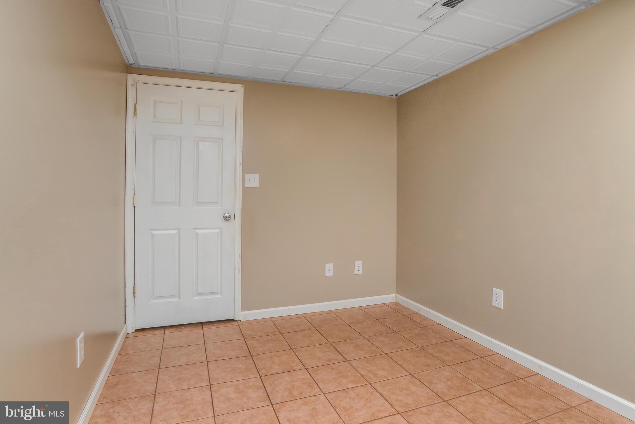 SPOTSWOOD ESTATES - Residential Lease