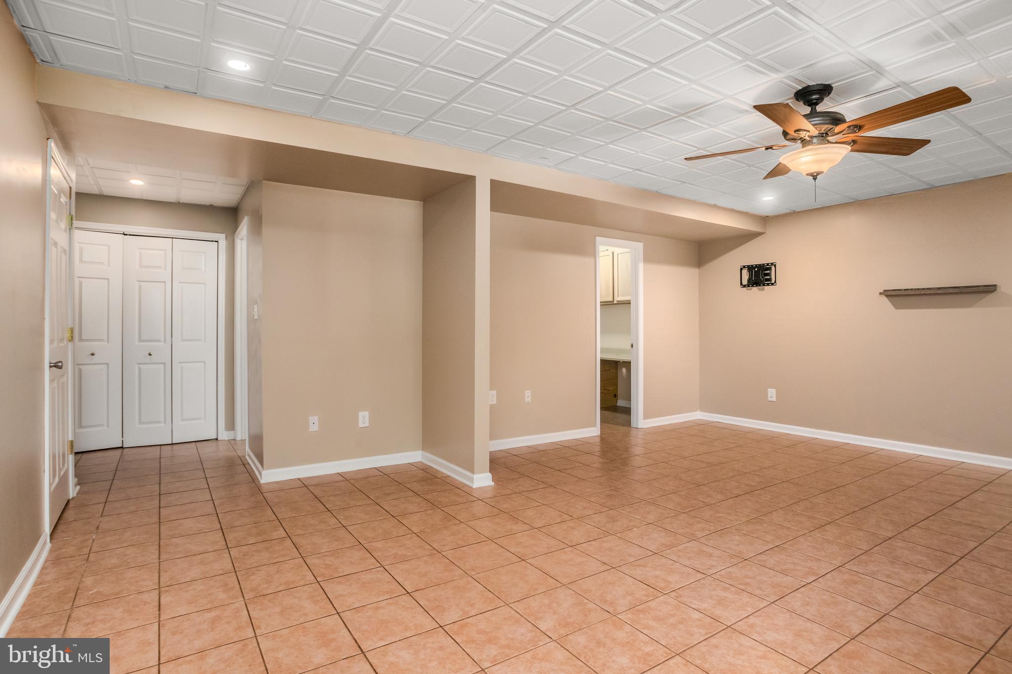 SPOTSWOOD ESTATES - Residential Lease