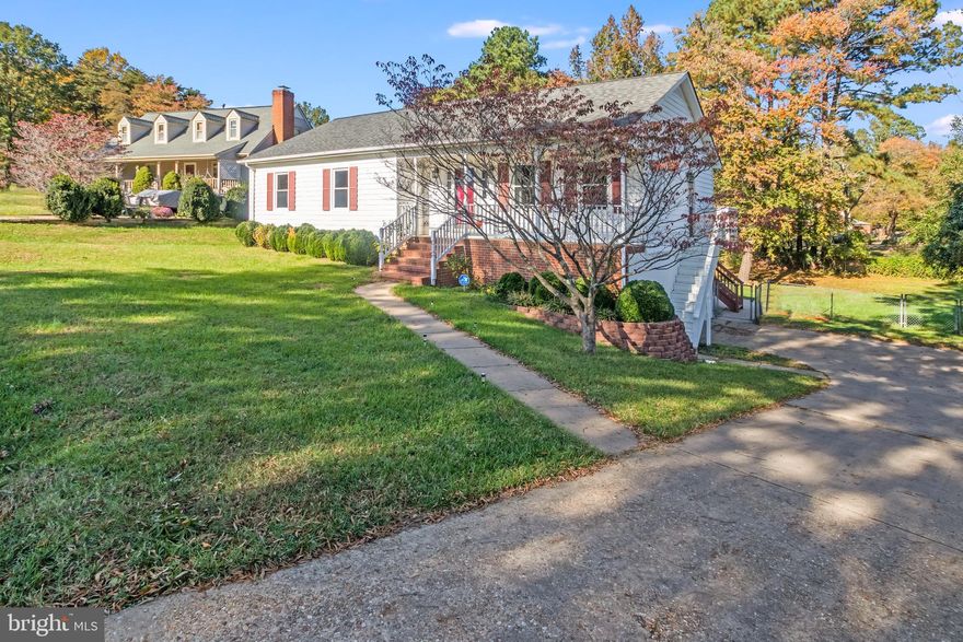 Welcome to 15 English Oak Circle, a charming rental home located in the highly sought after Bellvue
neighborhood of Fredericksburg, VA. Quick commute to downtown or jump onto I-95 and US-1. If you’re
seeking space, to accommodate both indoor and outdoor living – you’ve found it! Positioned on just shy
of half an acre sprinkled with old growth trees, the property offers a fully fenced backyard complete
with a shed and a creek culvert to be enjoyed. Brand new Trex deck completed earlier this year, with
newly installed flood and stair lighting. Expansive concrete patio on ground level is an entertainer’s
dream! Pets are welcomed on a case-by-case basis. Walk through your front door into open concept
living with ample cabinetry for storage, recently updated kitchen with Whirlpool appliance suite, new
cabinetry, and quartz countertops. Primary floor hallway hosts a full bathroom and 2 guest bedrooms,
along with a primary bedroom and ensuite bathroom. Savor the view of your expansive backyard! Head
downstairs through a walnut, live edge barndoor to a secondary living space! Unique storage room off
downstairs living – perfect for a home office, creative crafting space or accommodation for secure
storage. Downstairs laundry closet houses a washer and dryer for tenant use. Additional bedroom and
bath can also be found. Single car garage can be accessed from lower level or from the exterior. Good to
great credit required. Income approximately 40 x’s the monthly rental amount. Contact us today to
schedule a viewing or inquire further about this amazing rental opportunity – don’t miss your chance to
call 15 English Oak your home!