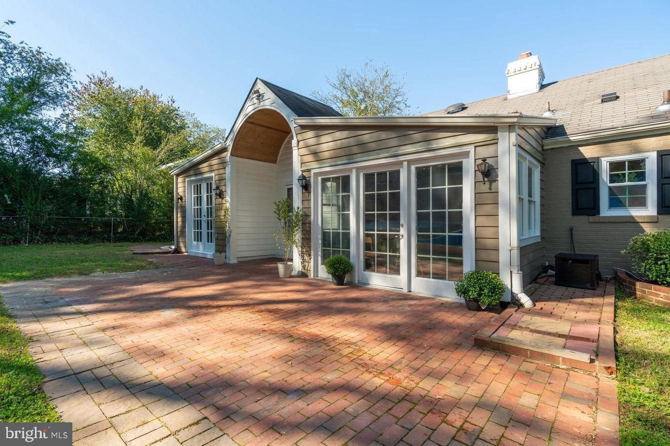 TAYLOR RUN - Residential Lease