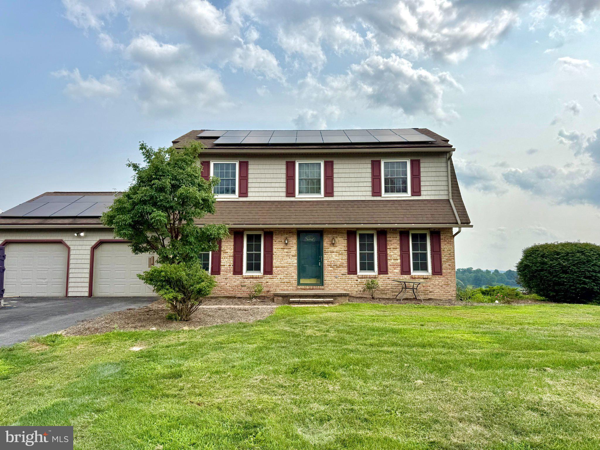 946 SKYVIEW DRIVE
