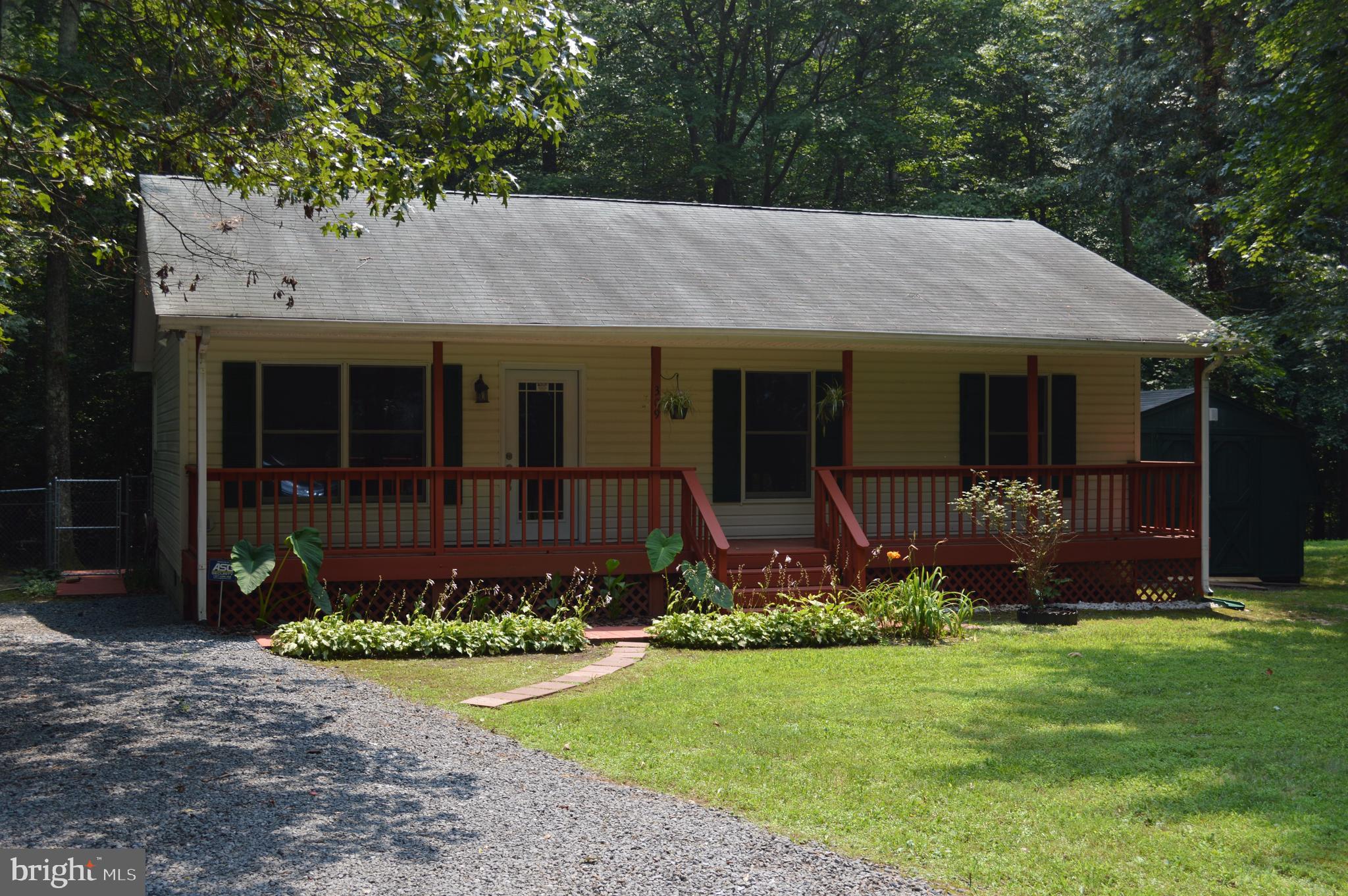 DRUM POINT - Residential Lease