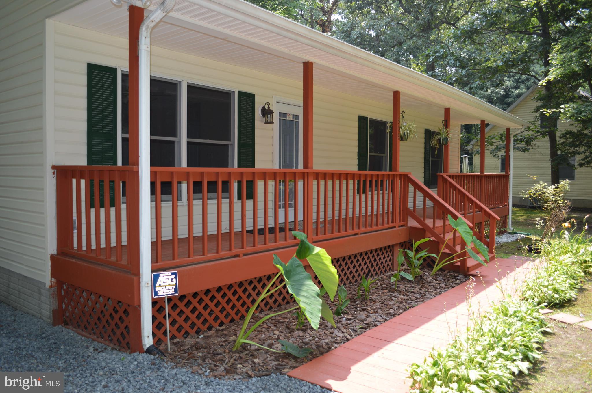 DRUM POINT - Residential Lease