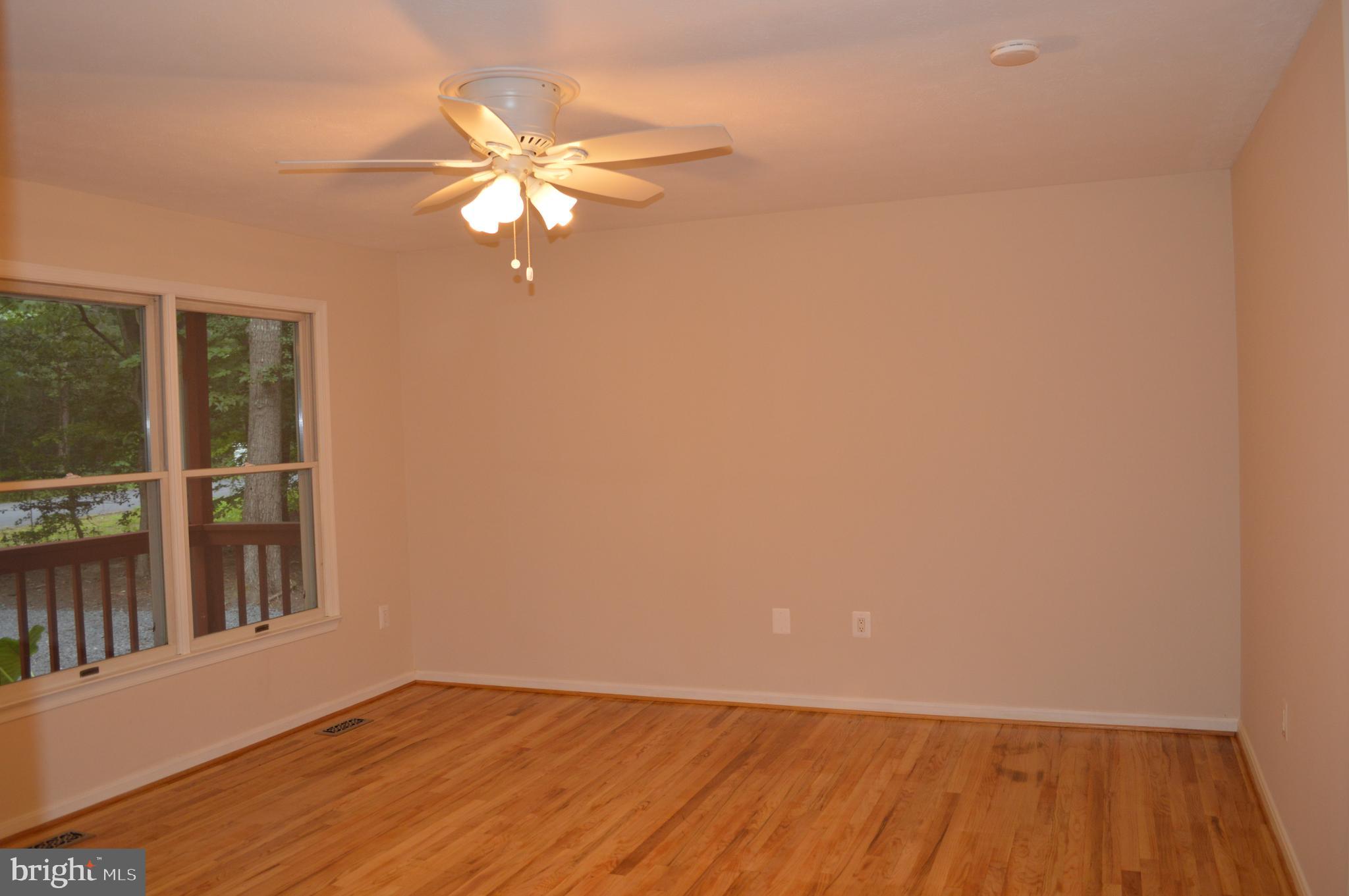 DRUM POINT - Residential Lease