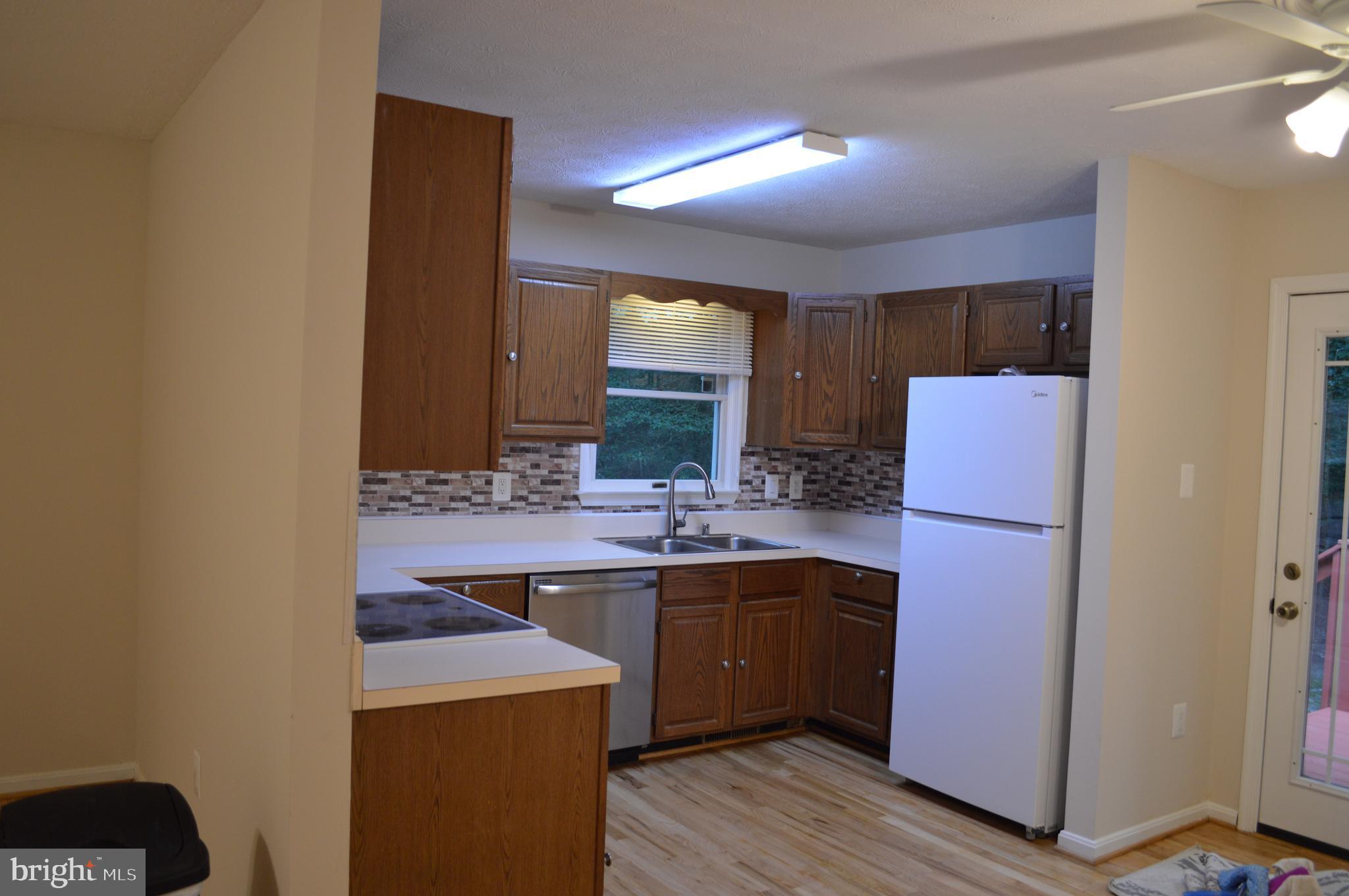 DRUM POINT - Residential Lease