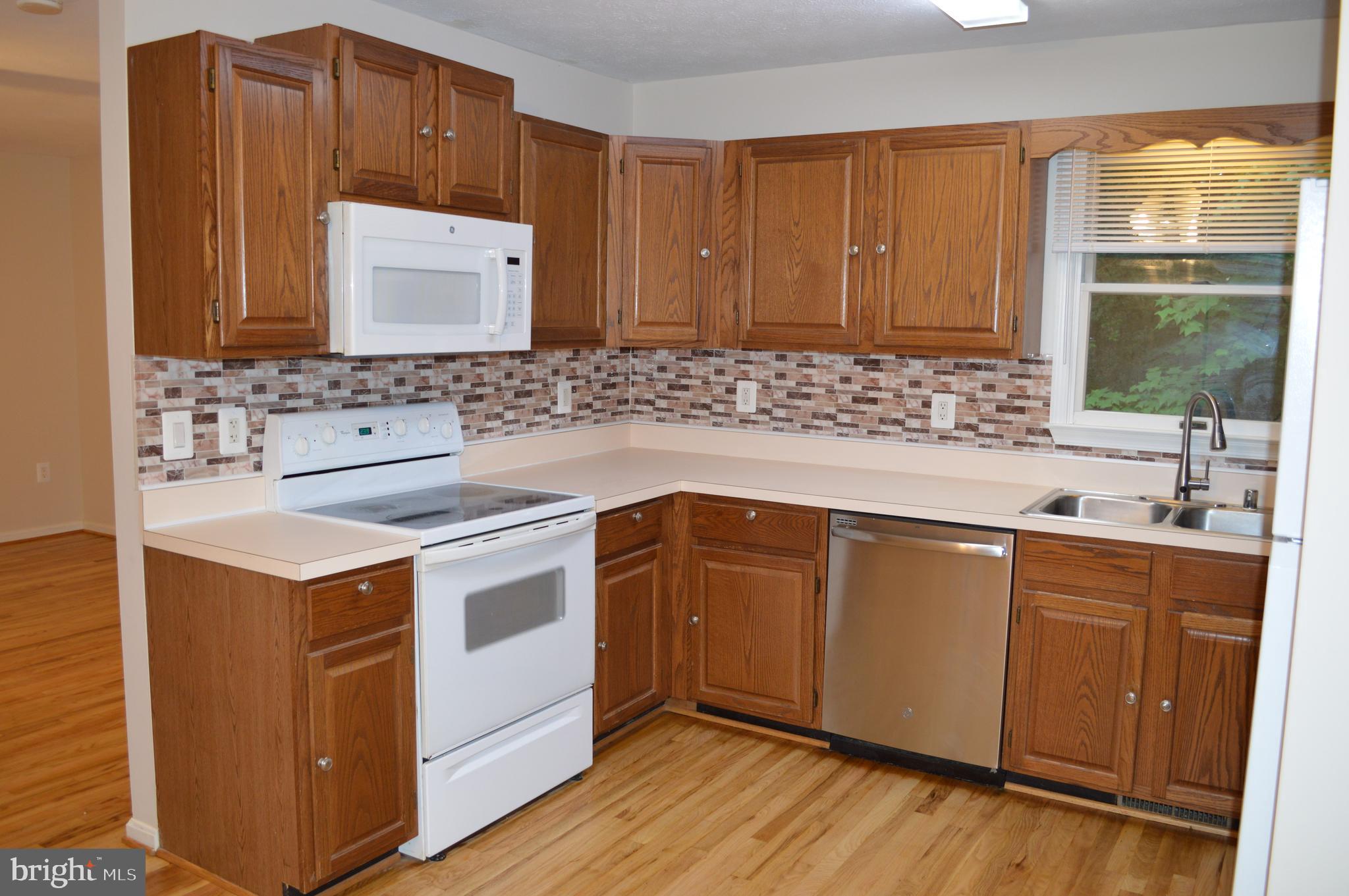 DRUM POINT - Residential Lease